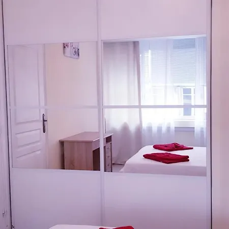 Luxury Room Near The Sea 公寓